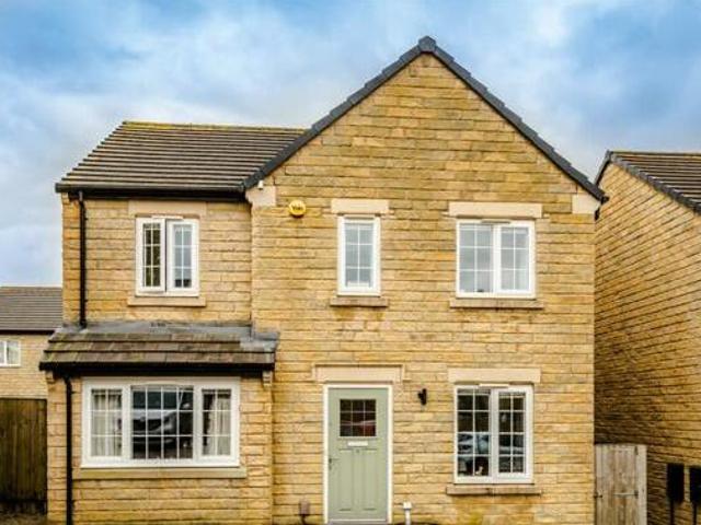 House for sale in Huddersfield, Kirklees