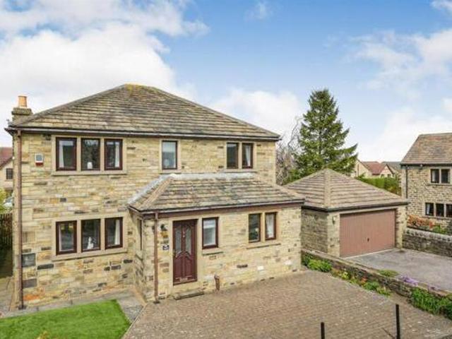House for sale in Huddersfield, West Yorkshire