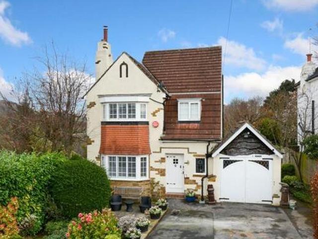 House for sale in Huddersfield, West Yorkshire