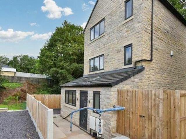 House for sale in Huddersfield, Kirklees