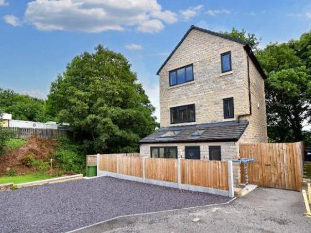 House for sale in Huddersfield, Kirklees