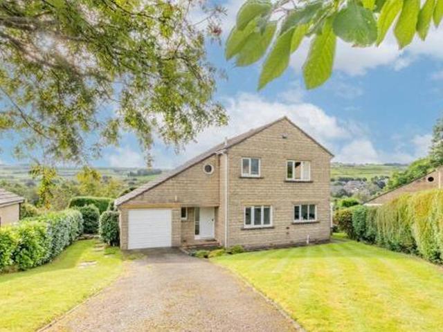 House for sale in Huddersfield, West Yorkshire