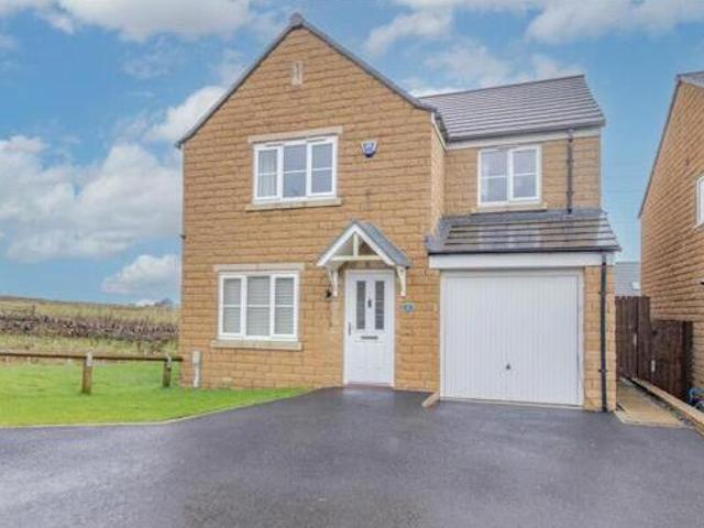 House for sale in Huddersfield, West Yorkshire