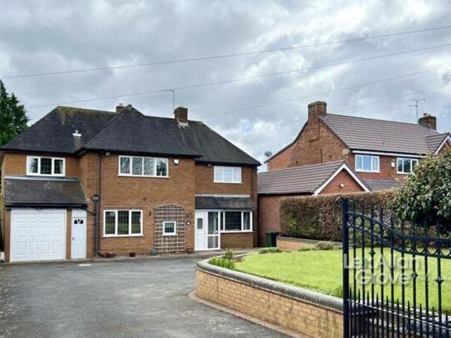 House for sale in Halesowen, West Midlands
