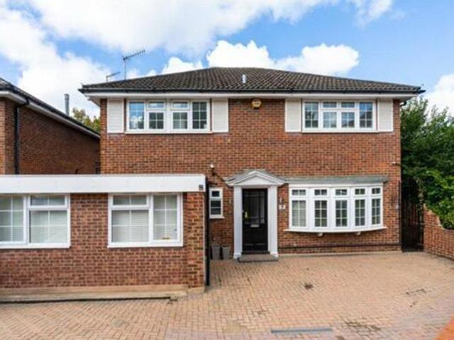 House for sale in North Watford, Hertfordshire