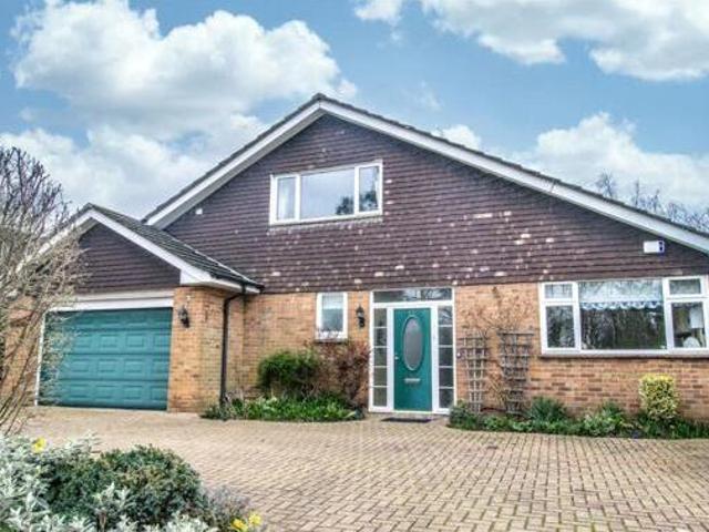 House for sale in Ingatestone and Fryerning, Navestock Side