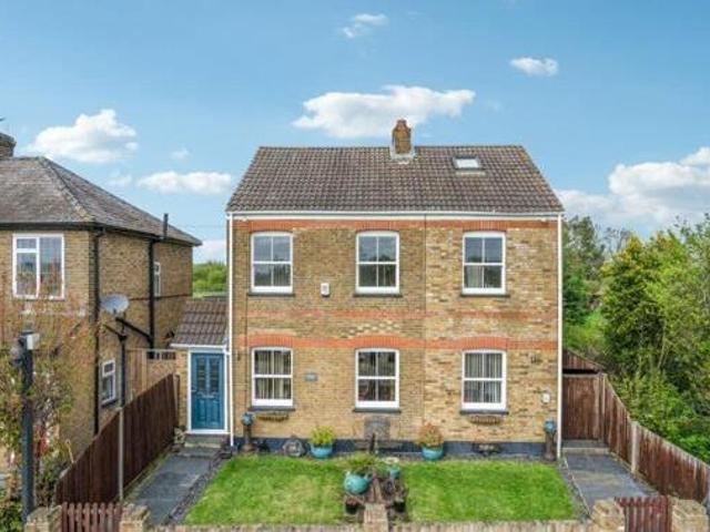House for sale in Iver