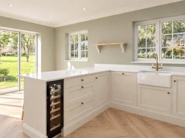 Farm for sale in Worplesdon, Guildford