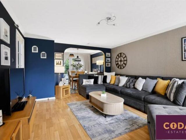 Farm for sale in Old Drumchapel, Scotland