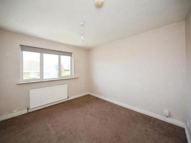 Property for sale in Spring Park, Luton