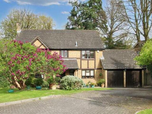House for sale in Pachesham Park, Surrey