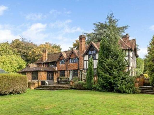 House for sale in Pachesham Park, Surrey