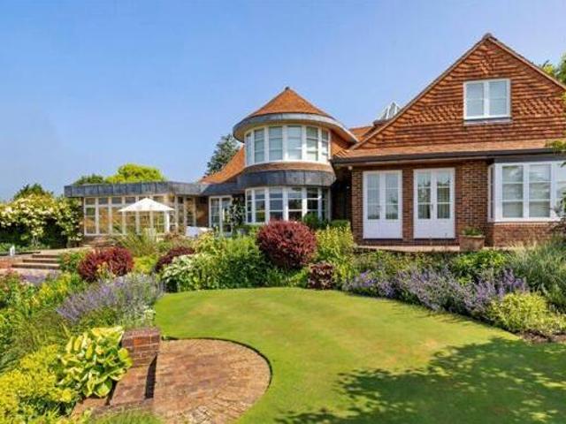 House for sale in Pachesham Park, Surrey