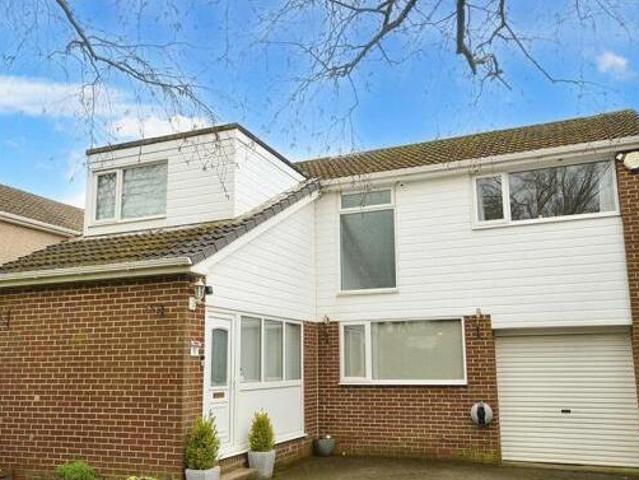 House for sale in Holt Park, West Yorkshire