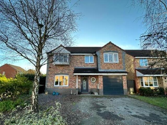 House for sale in Oulton, Leeds