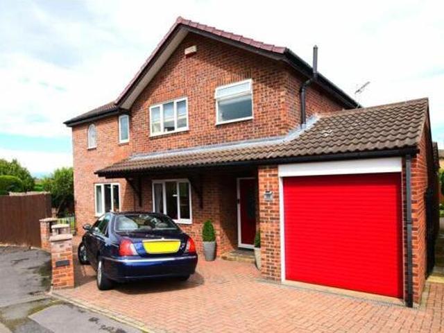 House for sale in Garforth, West Yorkshire
