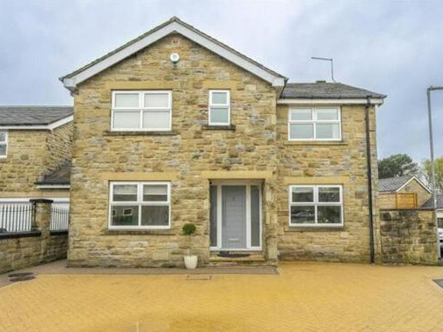 House for sale in Harewood, West Yorkshire