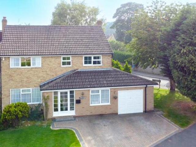 House for sale in Shadwell, West Yorkshire