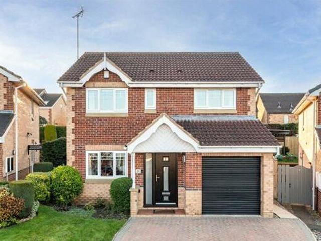House for sale in Oulton, Leeds