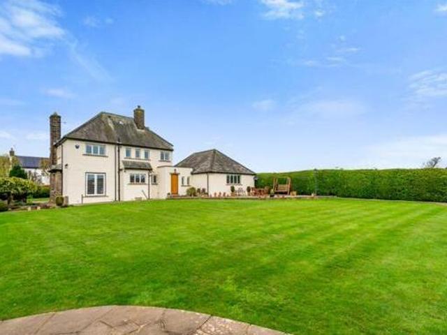 House for sale in Rawdon, West Yorkshire