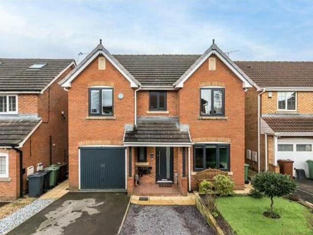 House for sale in Drighlington, West Yorkshire
