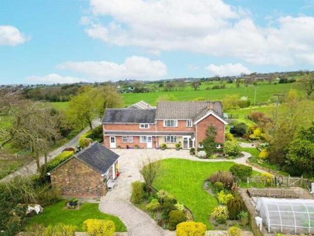 House for sale in Kingsley Moor, Staffordshire