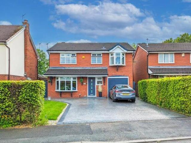 House for sale in Leigh