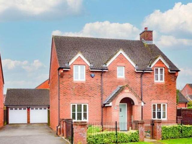 House for sale in Darwin Park, Lichfield