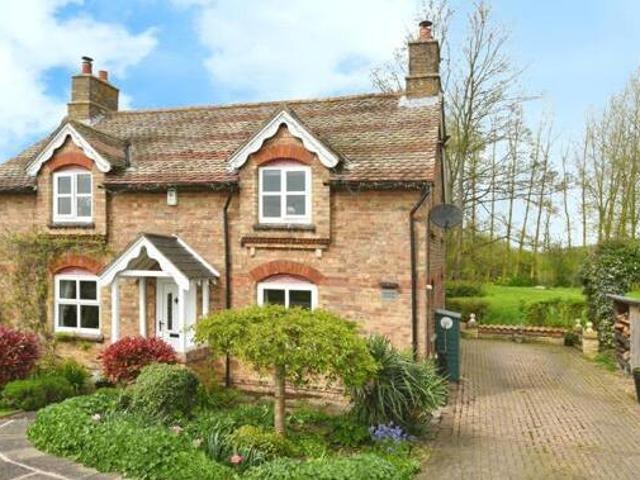 House for sale in Brayford, Lincolnshire
