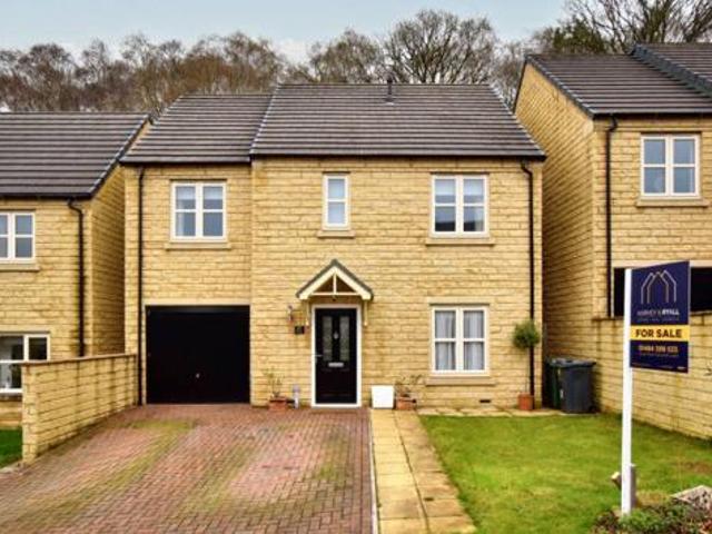 House for sale in Huddersfield, West Yorkshire