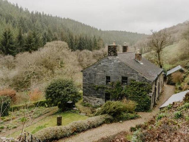House for sale in Lamellion, Cornwall