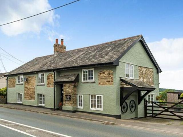 House for sale in Lamellion, Cornwall