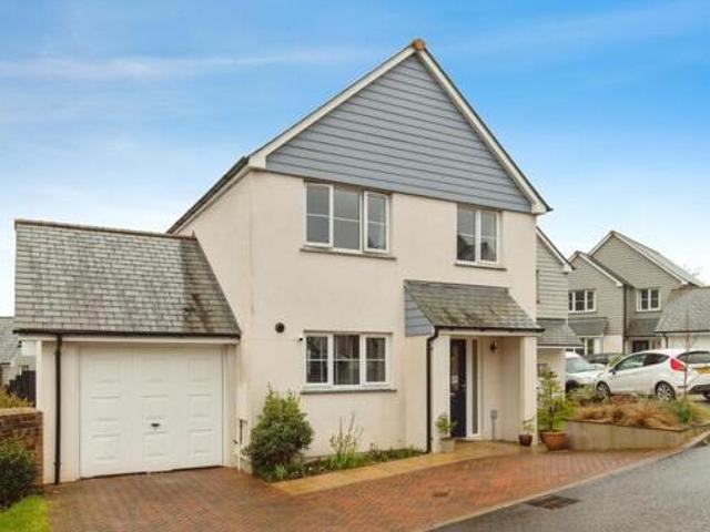 House for sale in Lamellion, Cornwall