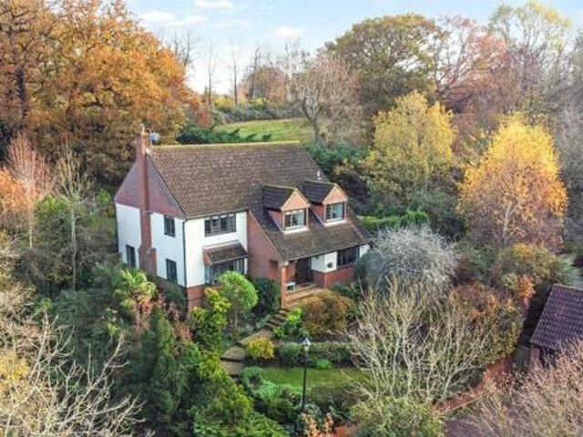 House for sale in Sewardstonebury, Epping
