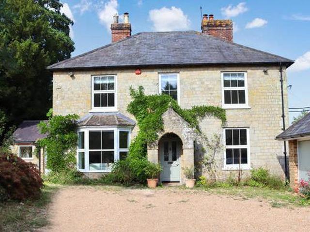 House for rent in West Sussex
