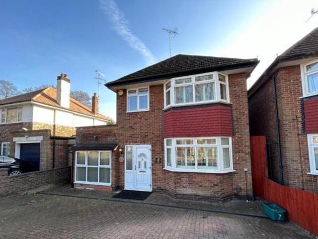 House for sale in Luton