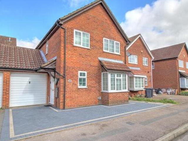 House for sale in Luton