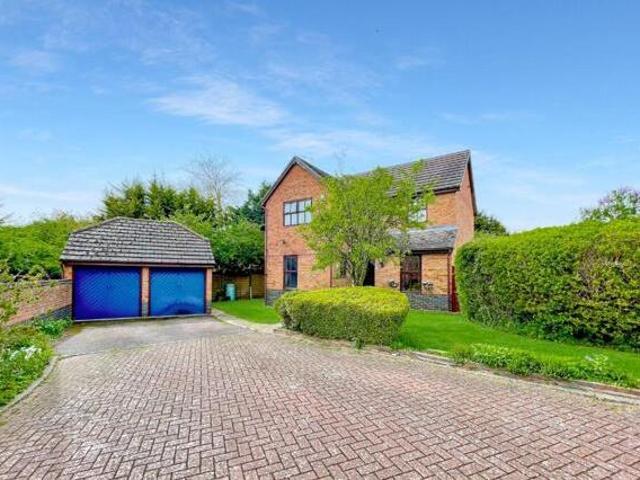 House for sale in Luton