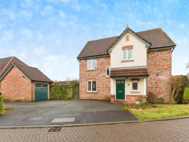 House for sale in Greenside, Macclesfield