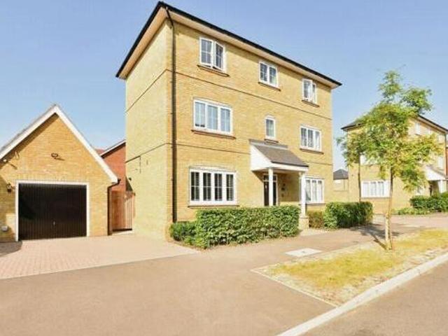 House for sale in Allington, Midway