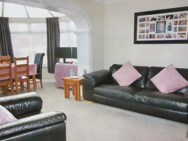 House for sale in Mapplewell, South Yorkshire