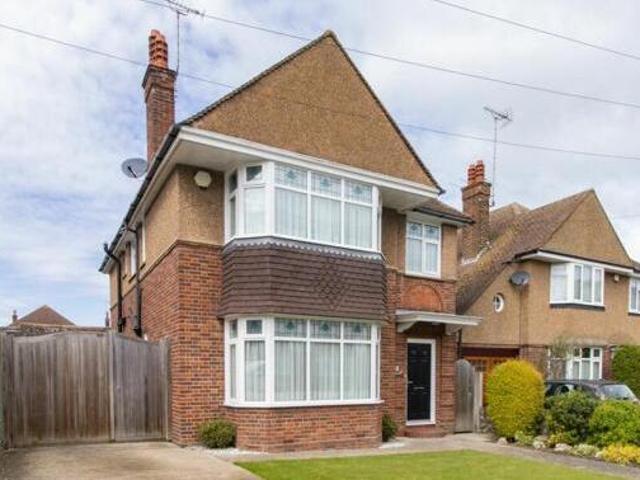 House for sale in Millmead, Acol