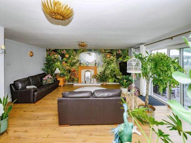Farm for sale in Round Green, Luton