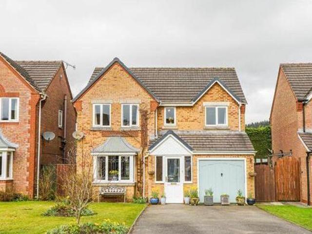 House for sale in Froggatt, East Midlands