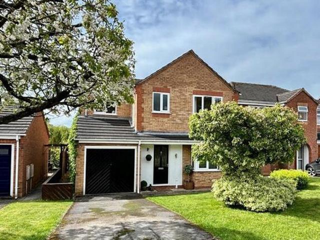 House for sale in Froggatt, East Midlands