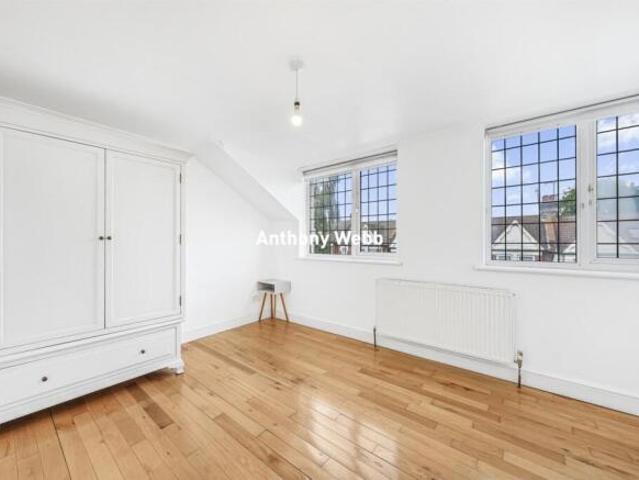 Farm for sale in London Borough of Enfield, Greater London