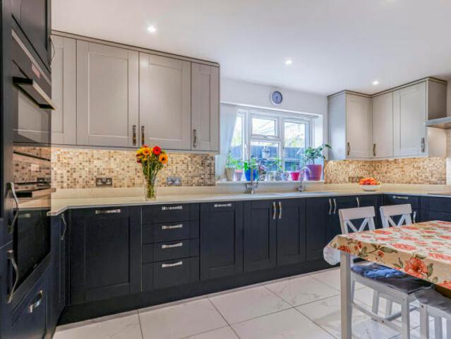 Farm for sale in Pokesdown, Bournemouth