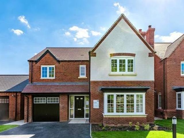 House for sale in Froggatt, East Midlands
