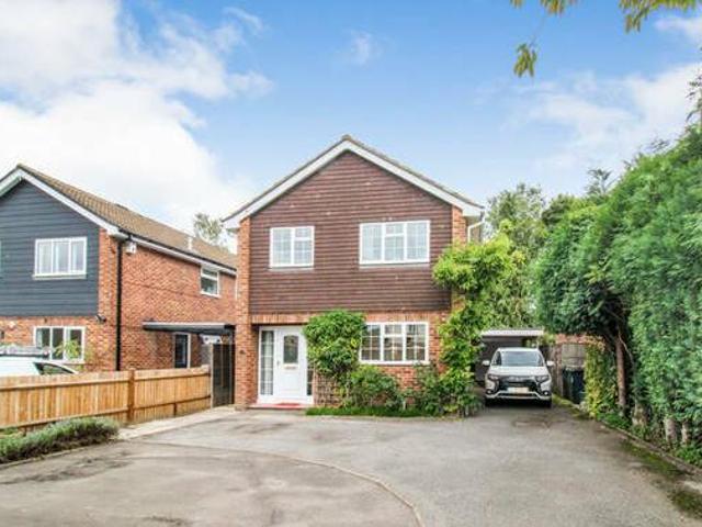 House for rent in Surrey