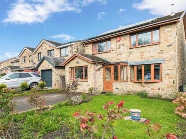 House for sale in Huddersfield, Kirklees